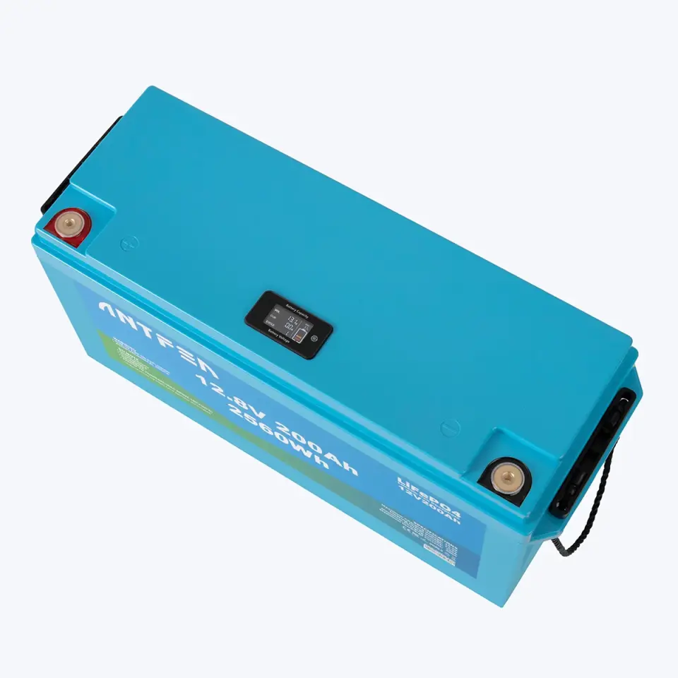 ANTFEA 12.8V (12V) 200Ah ABS Lityum Akü Akıllı Ekran Bluetooth LiFePo4 + Antfea 200W Esnek Güneş Paneli